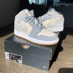 Jordan 1 Mid SE - Coconut Milk Particle Grey - (GS)